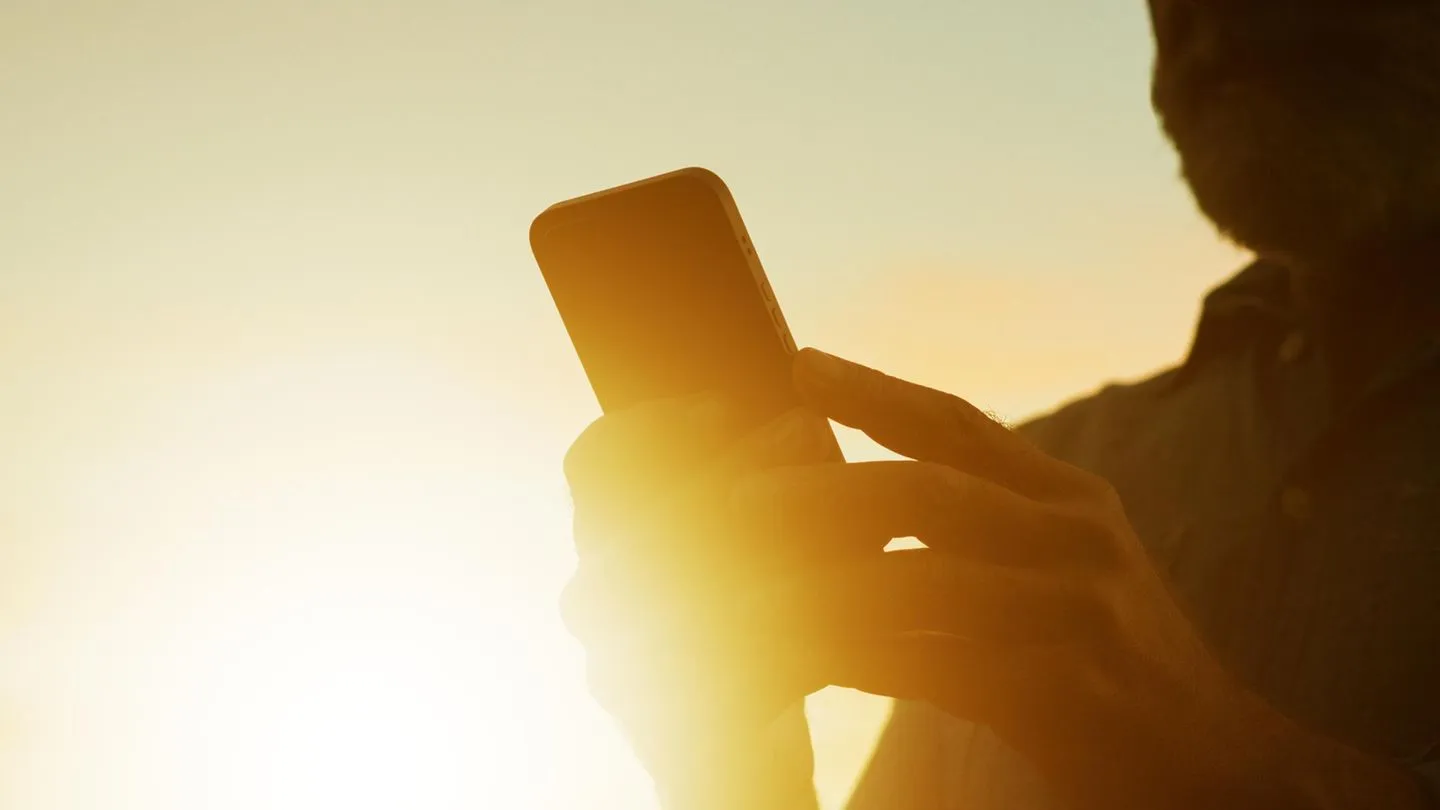Empfindliche Technik: Ihr Smartphone verträgt Hitze schlechter, als man glaubt — so schützen Sie es