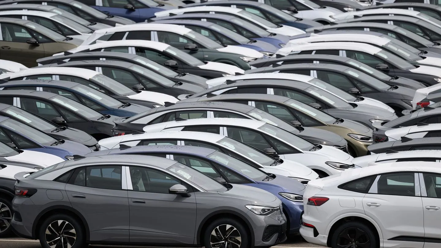 E-Auto-Boom hält an — Bürger sehen Klimaschutz und Fördern als Treiber