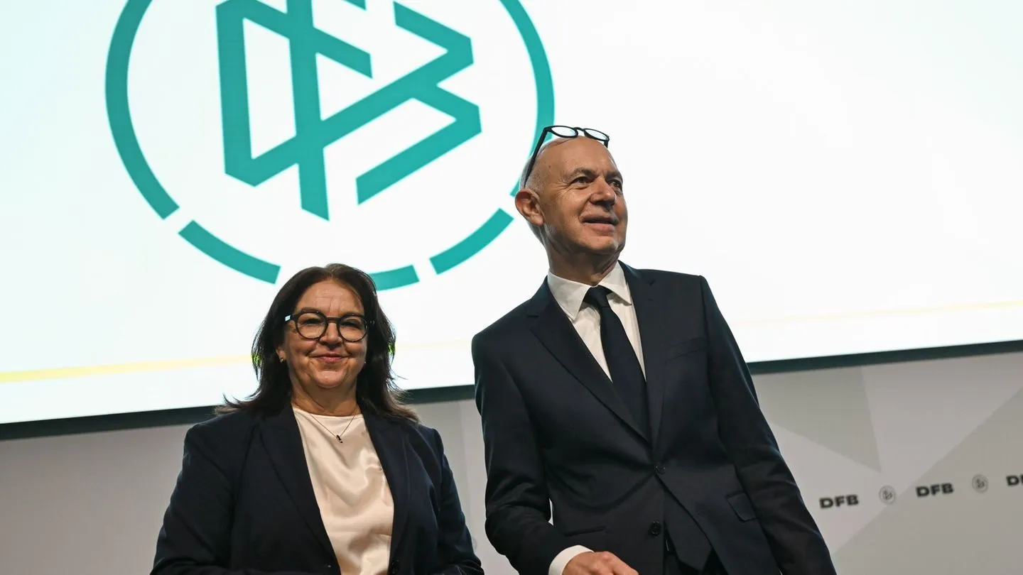 Bundestag am 18. September: DFB ebnet Weg zur eigenständigen Frauen-Bundesliga